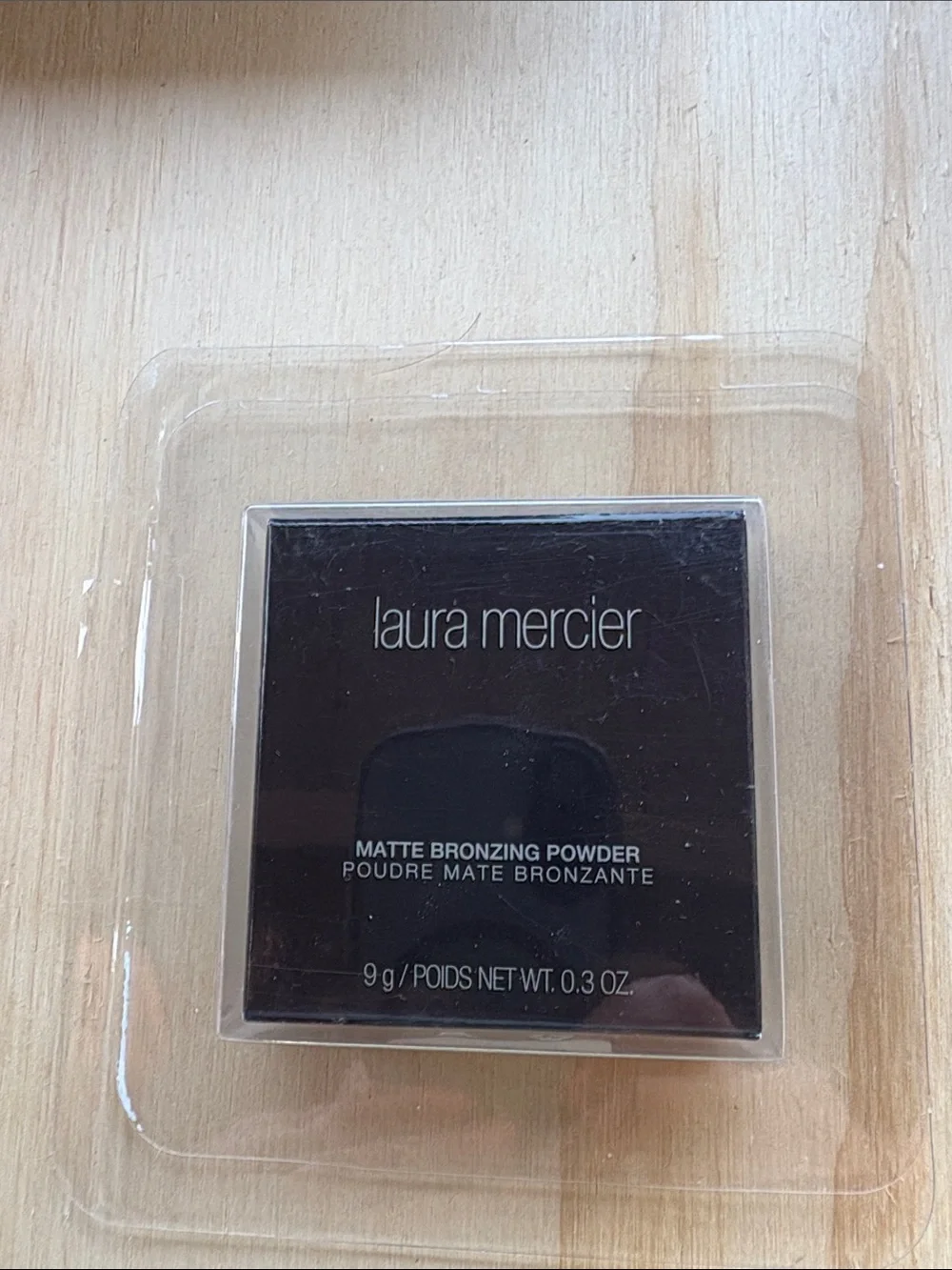 laura mercier Matte Bronzing Powder - Black Compact